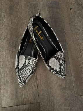 Lulu's Black & White Snake-Print Pointed Toe Flats